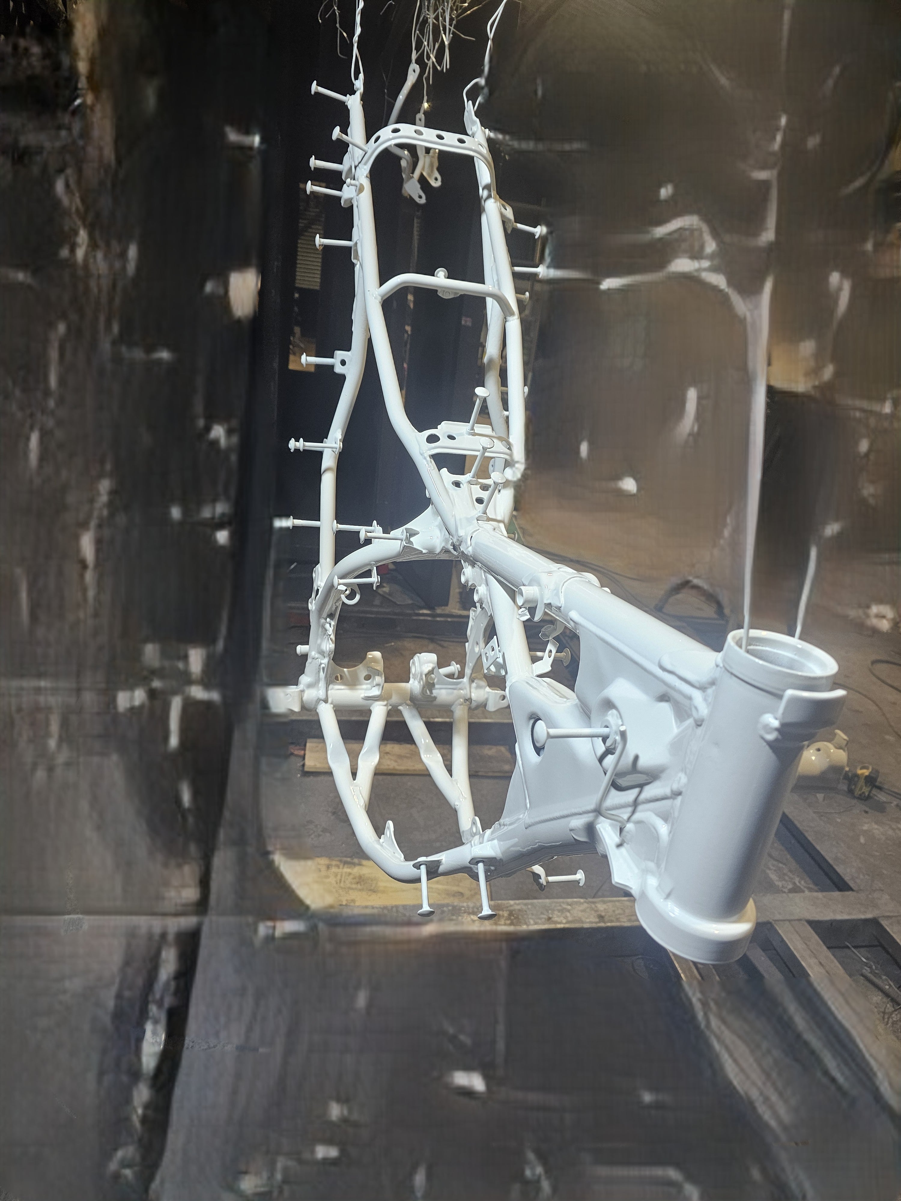 Refurbishment Bike Frame to white gloss