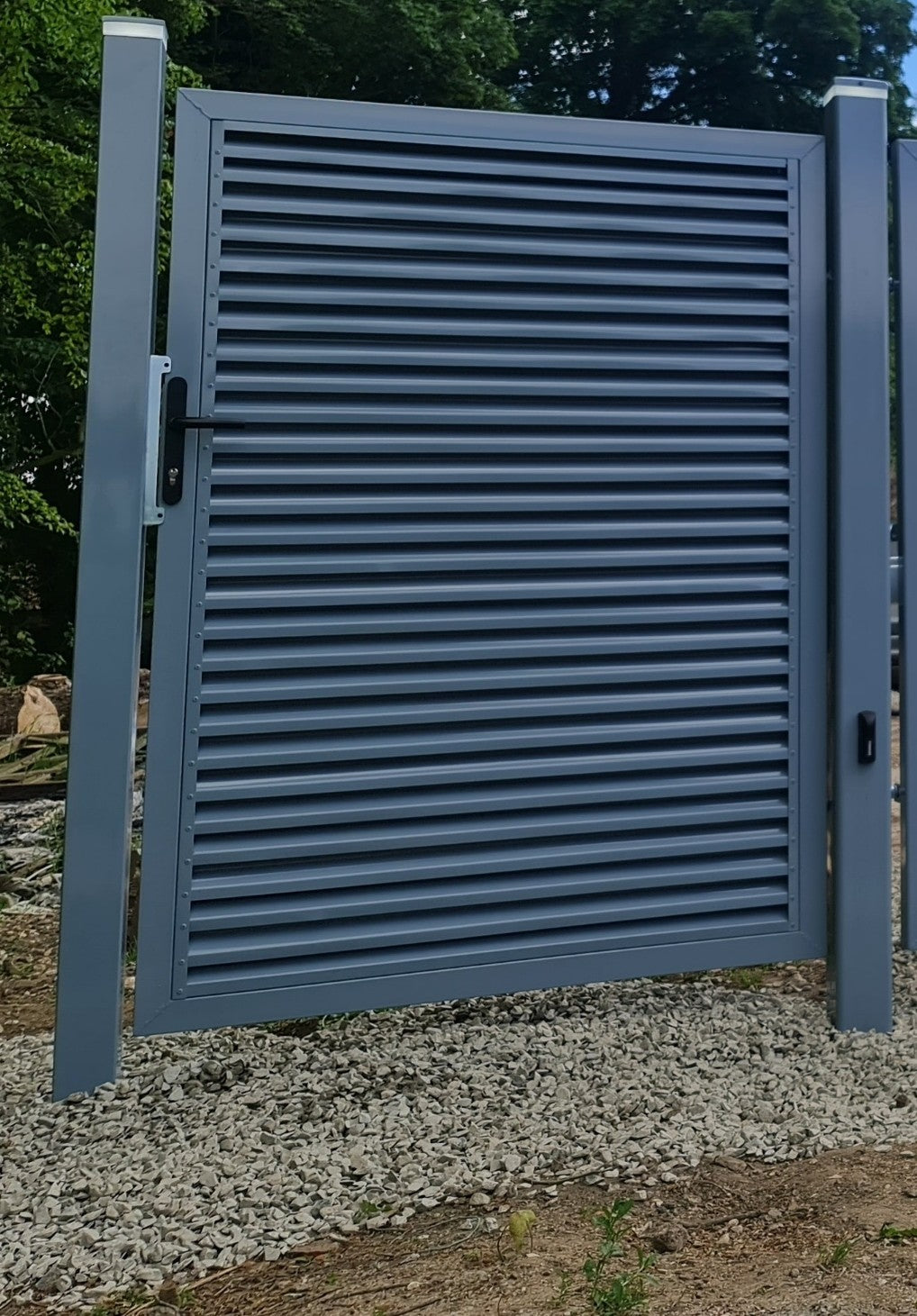 Pedestrian gate Louver